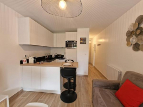 T2 neuf, parking privé,accès mer